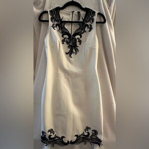 EUC- Design Lab by‎ Lord & Taylor-White cocktail dress w/ black lace embroidery.